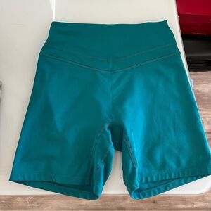 Vitality Ascend II volley short size small